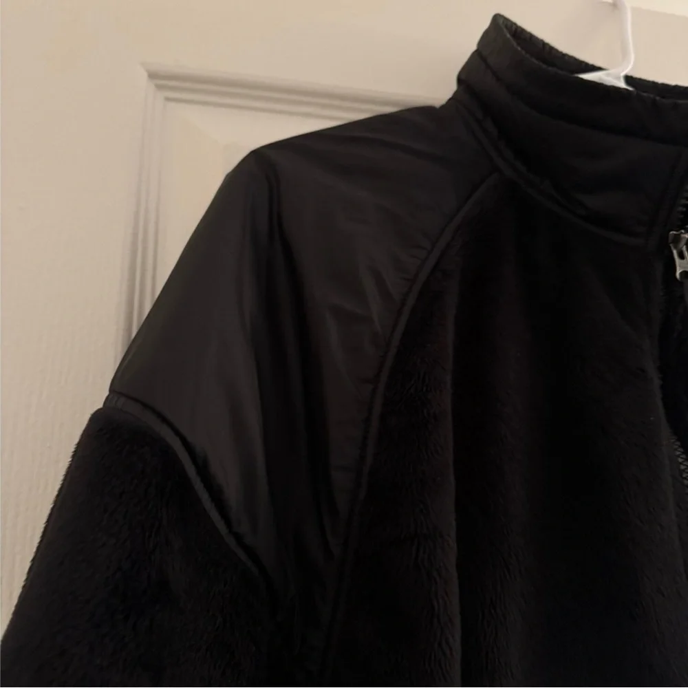 The North Face Black Jacket - Picture 4 of 4